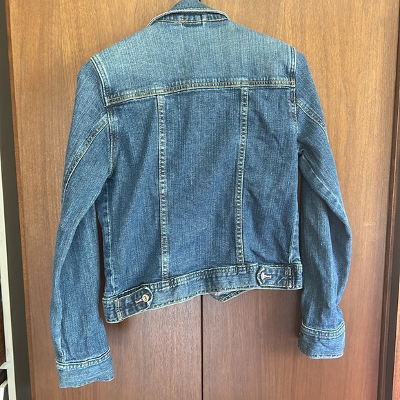 Gap Jean Jacket Classic piece for every girls closet! - Picture 2 of 3